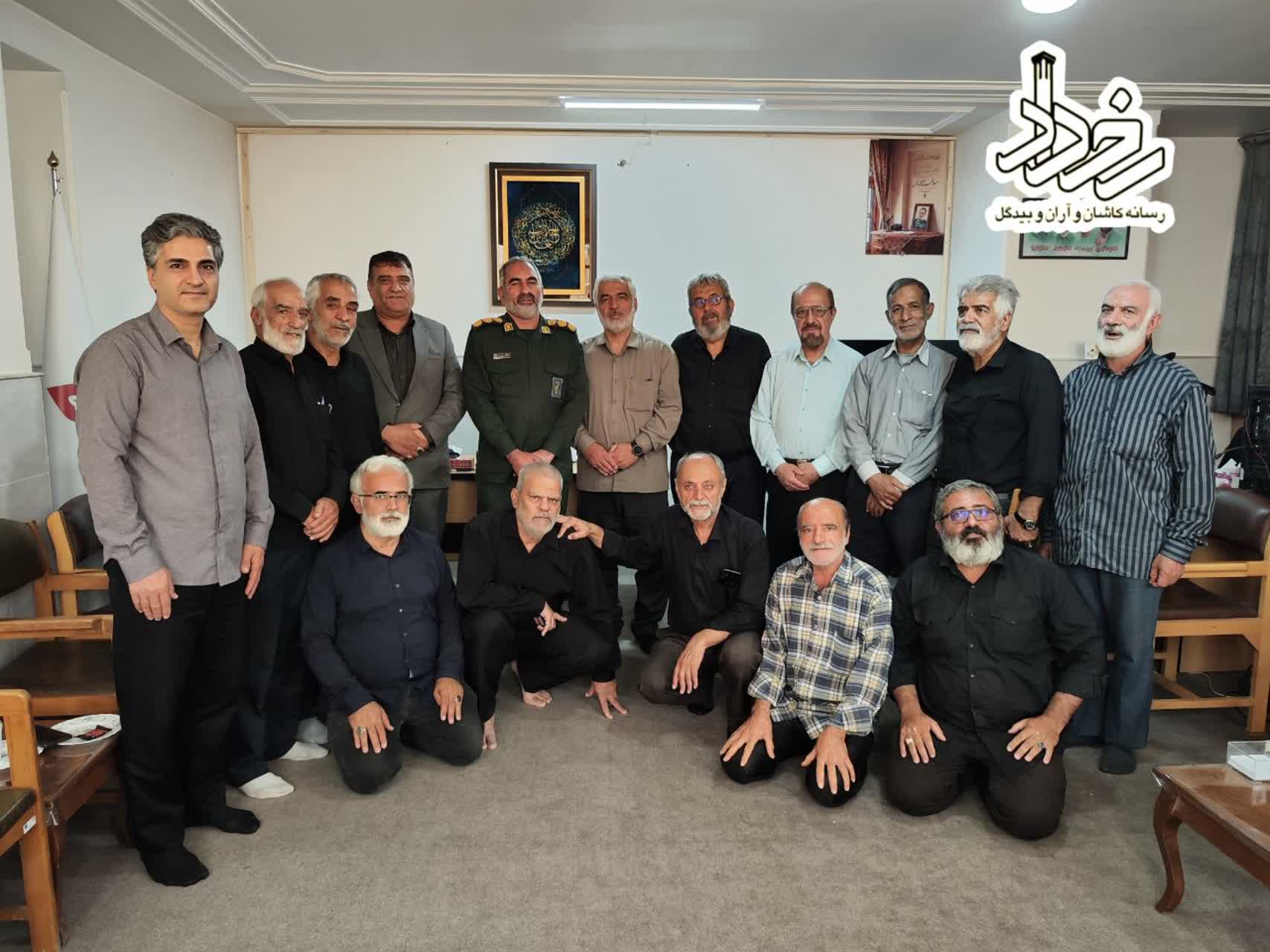 دیدار جمعی از جانبازان،ایثارگران و خانواده معظم شهدا با سرهنگ ابوالفضل حسین دوست فرمانده ناحیه مقاومت بسیج شهرستان کاشان 
